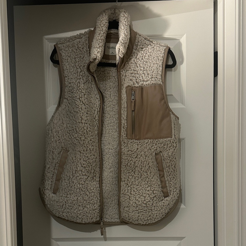 Abercrombie & Fitch Sherpa Fleece Vest